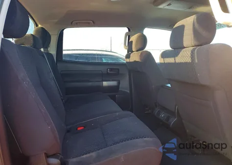 2011 Toyota Tundra Crewmax Sr5 z USA, uszkodzony, nr VIN 5TFDW5F13BX201317